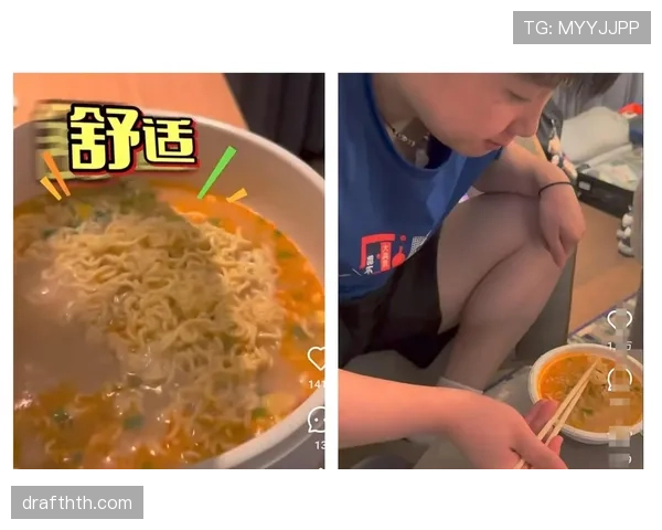 何卓佳在家穿拖鞋吃泡面,镜头一转窗边那块表把我拉回现实 何卓佳在家穿拖鞋吃泡面,镜头一转窗边那块表把我拉回现实