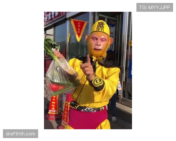 胡金秋穿着千元球鞋去菜市场砍价,那反差我笑到抽搐 胡金秋穿着千元球鞋去菜市场砍价,那反差我笑到抽搐
