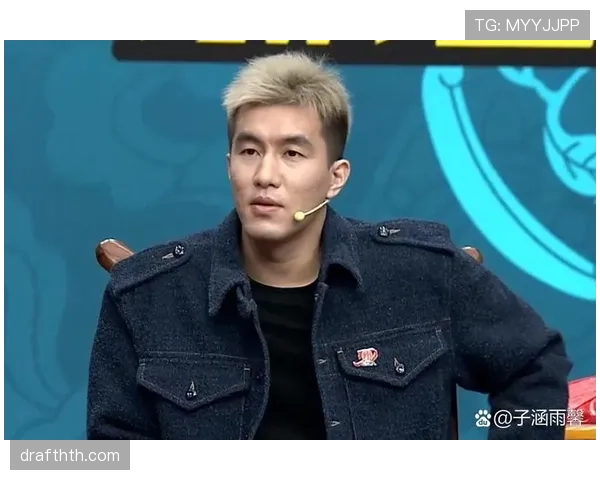 郭艾伦路边随手一站,腰上的那块表比我房子首付还贵 郭艾伦路边随手一站,腰上的那块表比我房子首付还贵